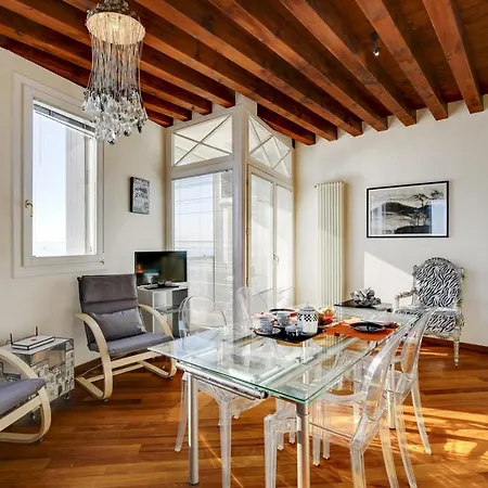 Wonderful View Over Venetian Lagoon Apartment