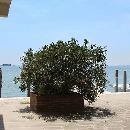 Wonderful View Over Venetian Lagoon Apartment